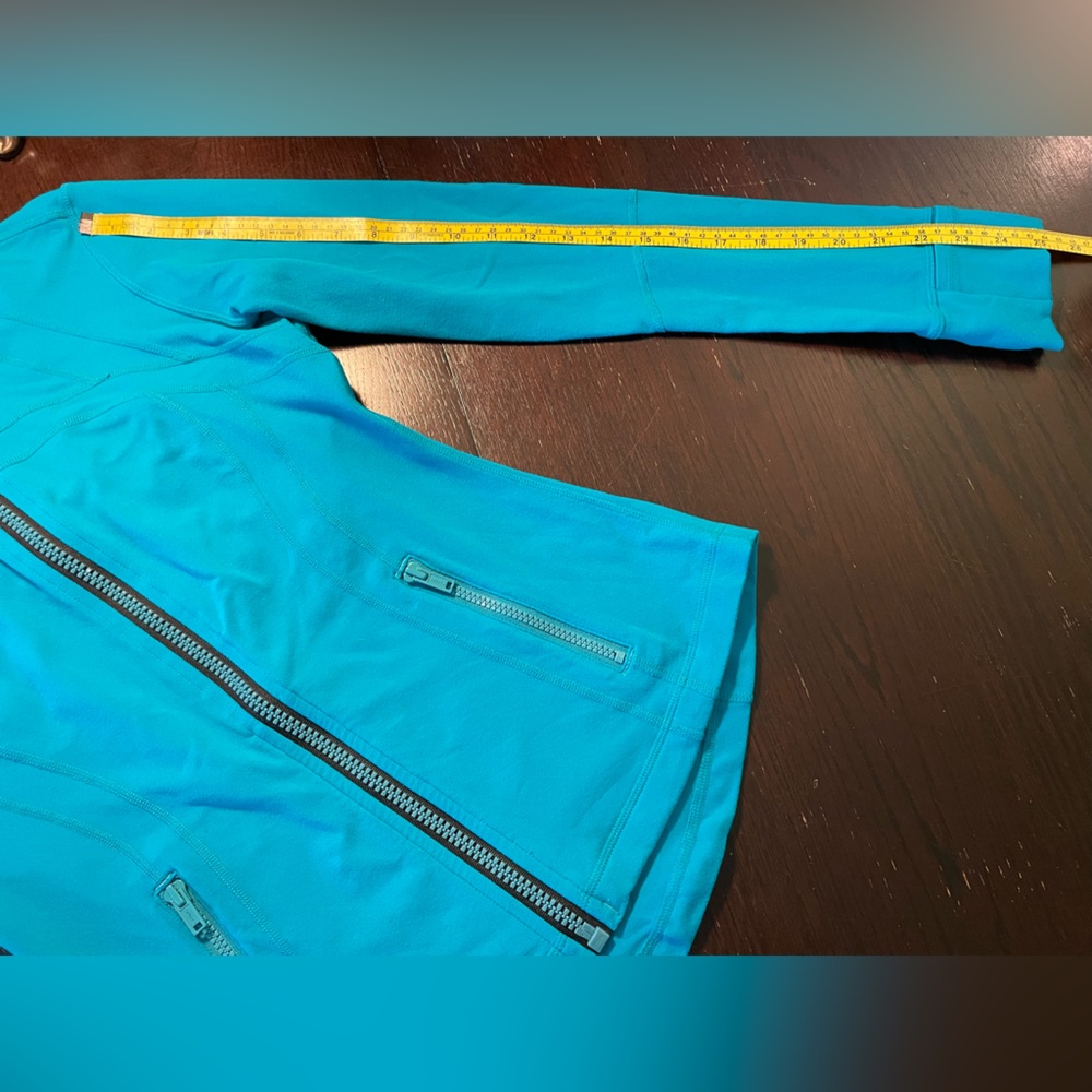 Lululemon Vintage Size 8 Sea Green Running Jacket - Picture 5 of 7